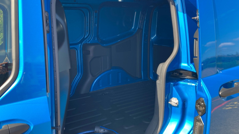 Ford Transit Courier E-Transit Courier 100kW 43kWh Trend Van Auto